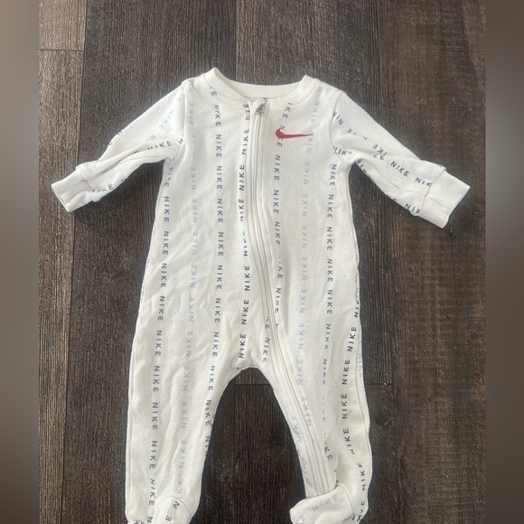 Preloved Nike White Kids One Piece - Picture 1 of 3